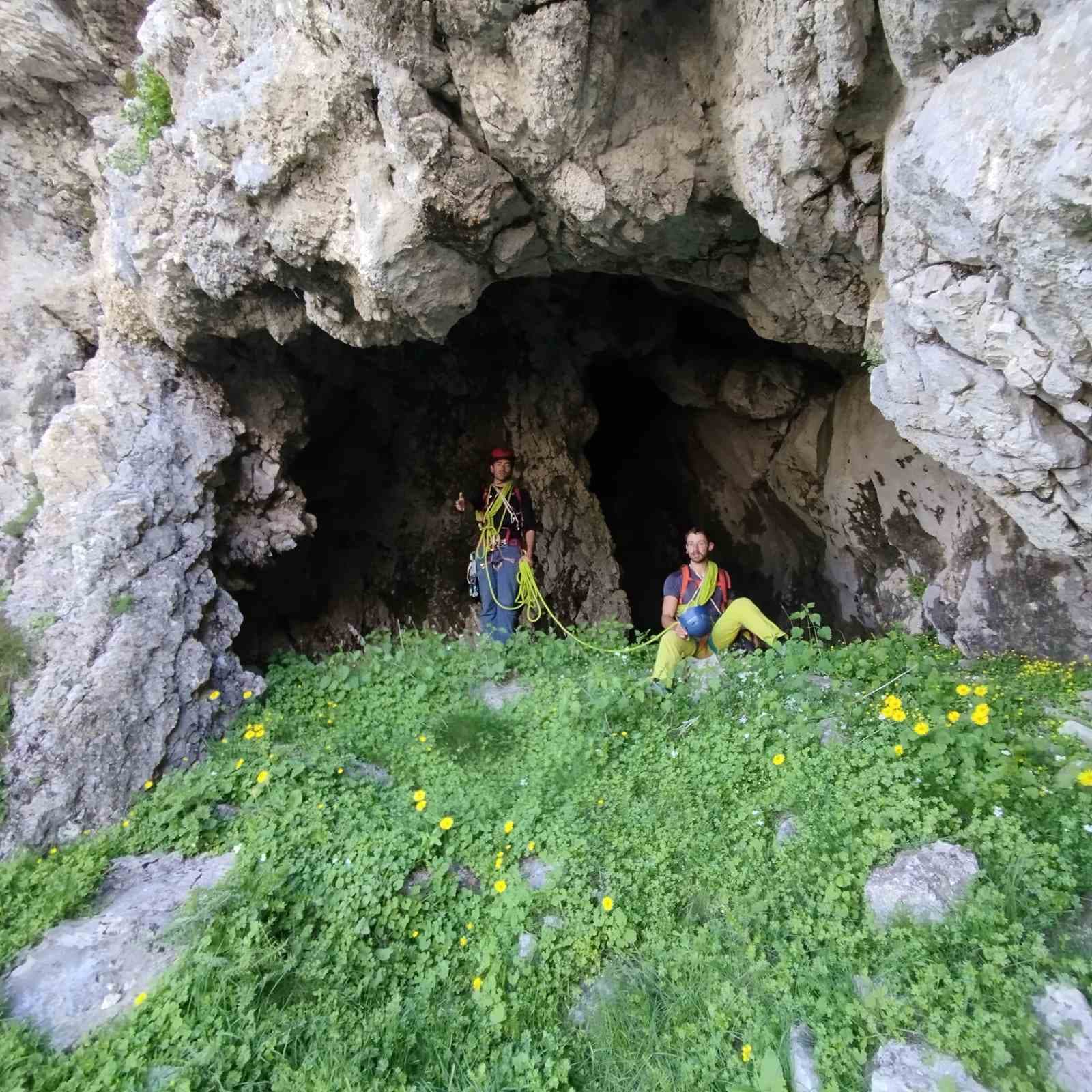 Η εντυπωσιακή σπηλιά