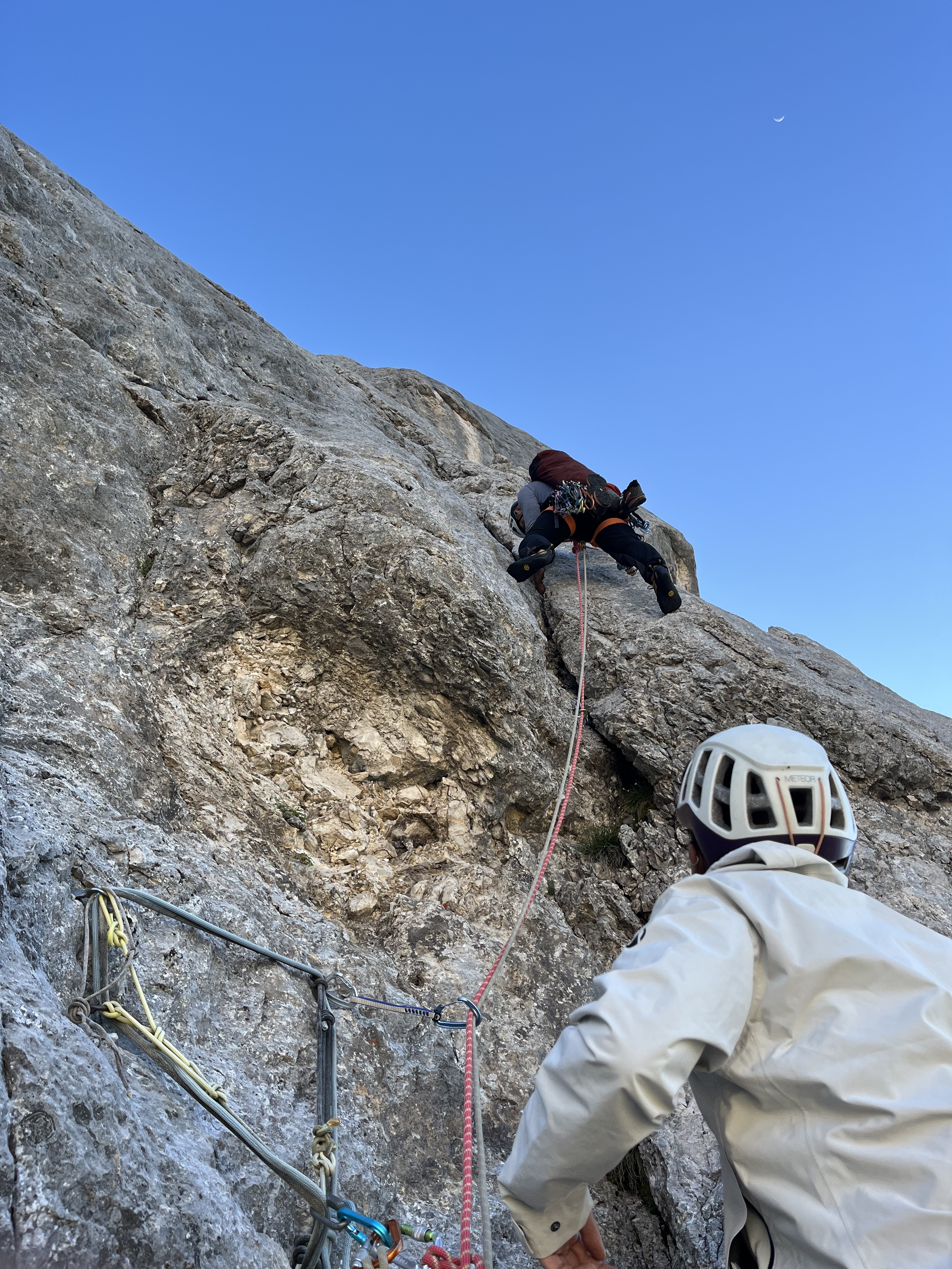 Στις τελευταίες σχοινιές του κάτω μέρους