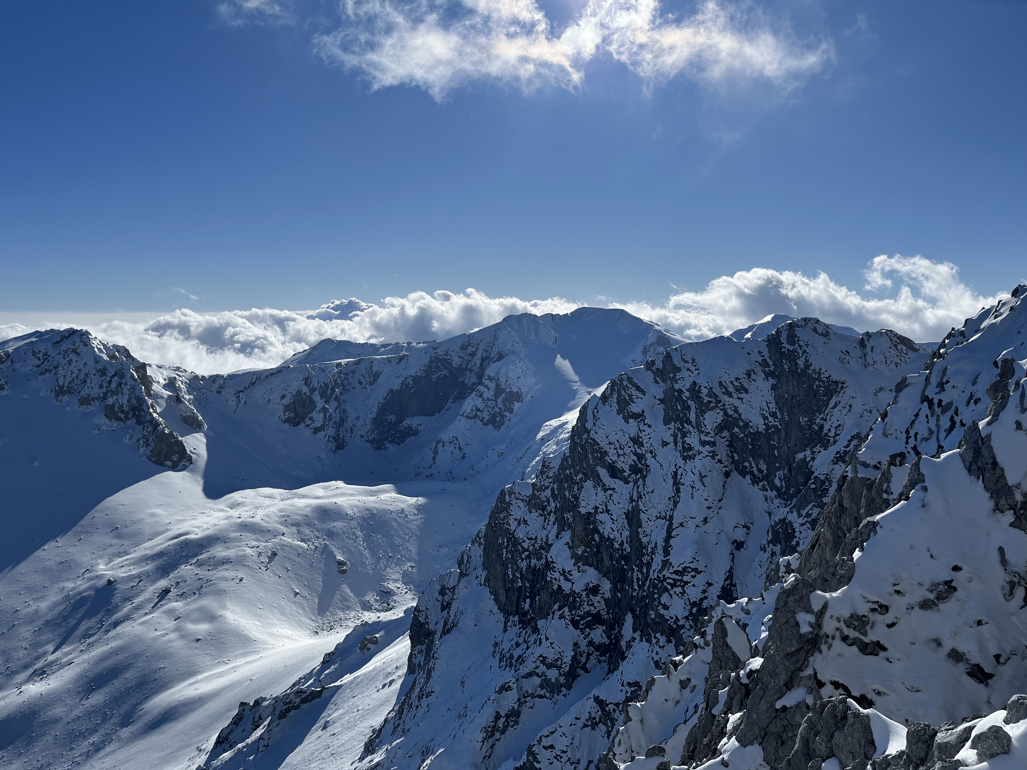 Με θέα προς τον Τσαρκο και το φαράγγι της Βελίτσας