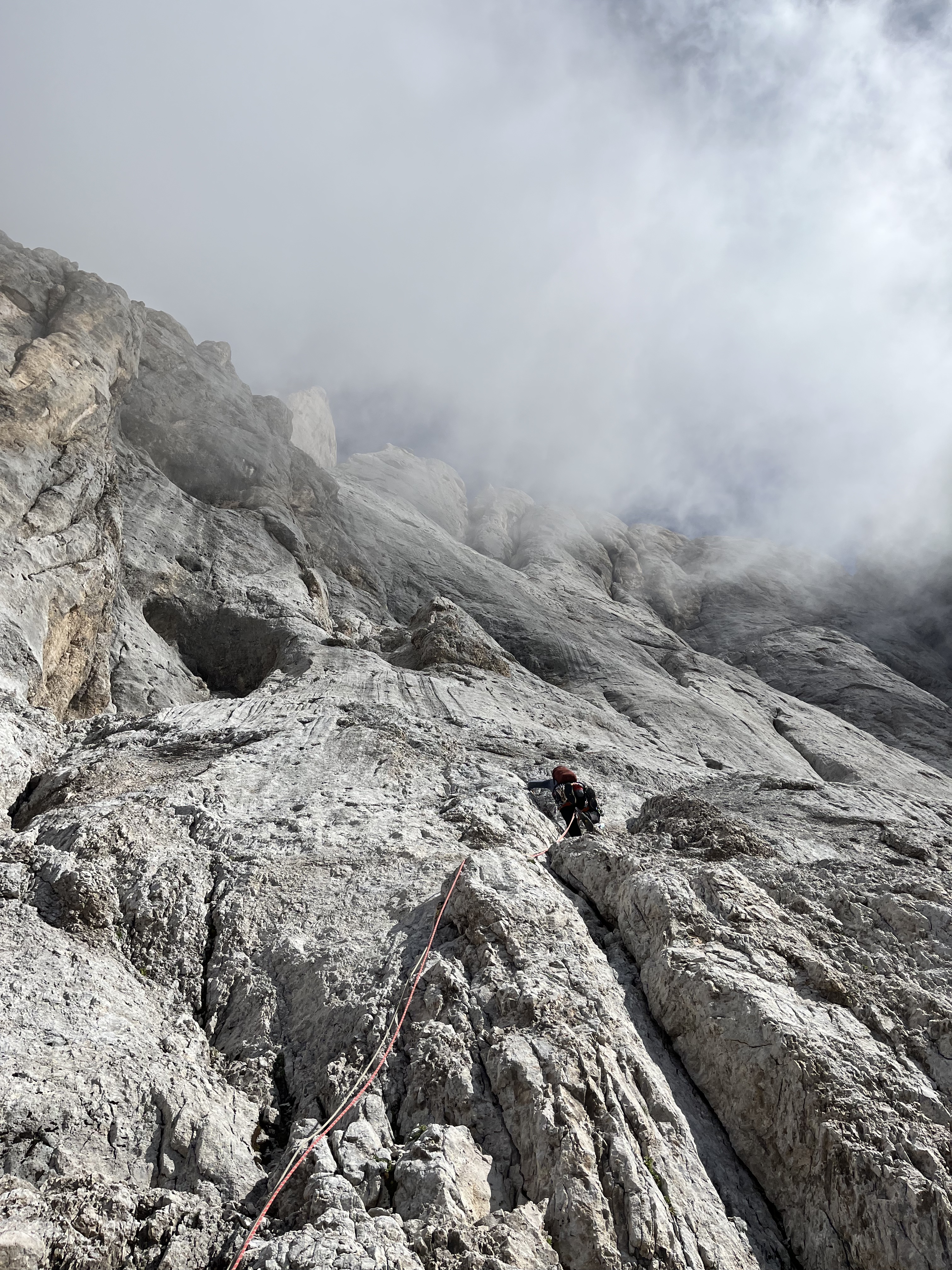 Στην αρχή πάνω από το διάζωμα
